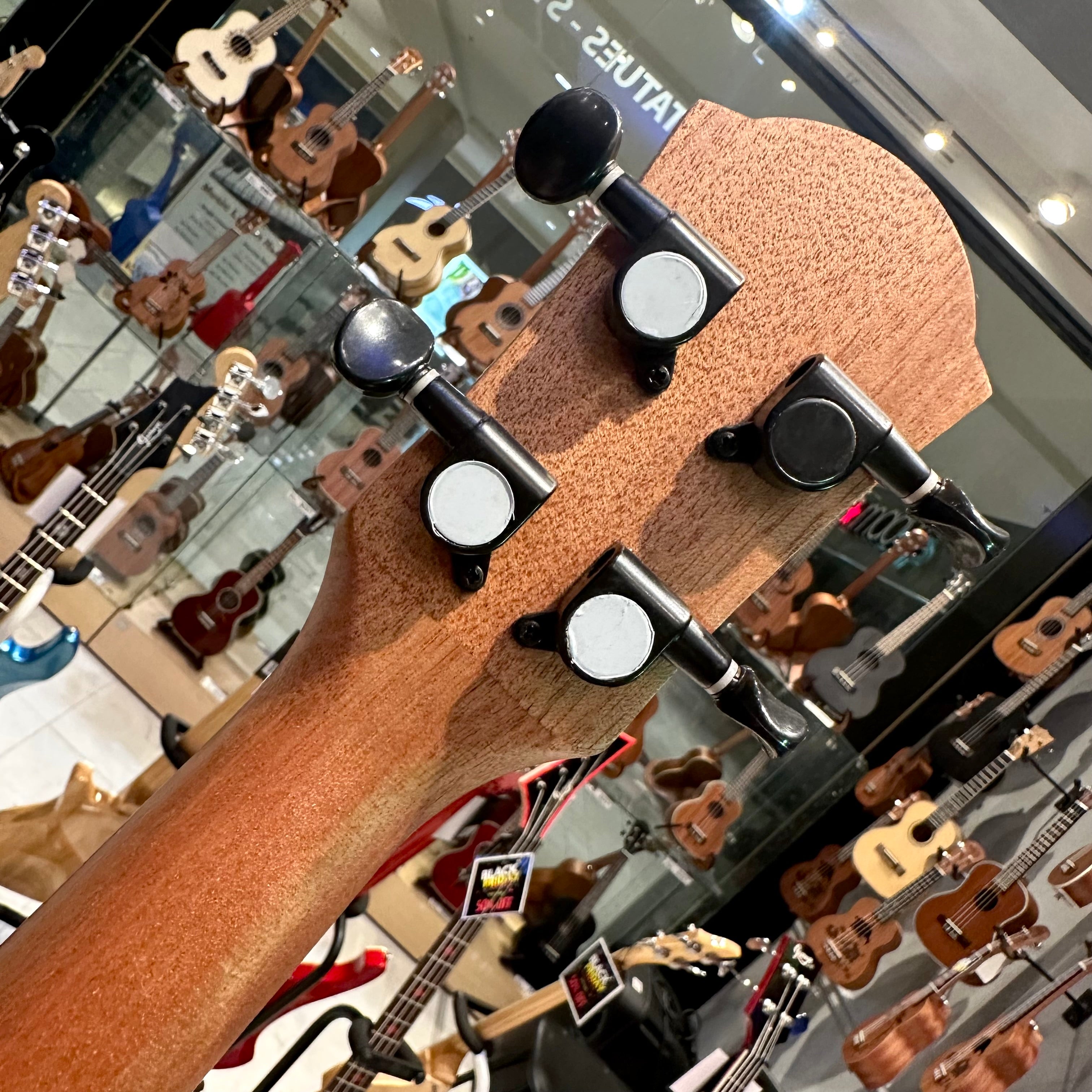 Mars m20b23: 23” Concert Ukulele - Ebony