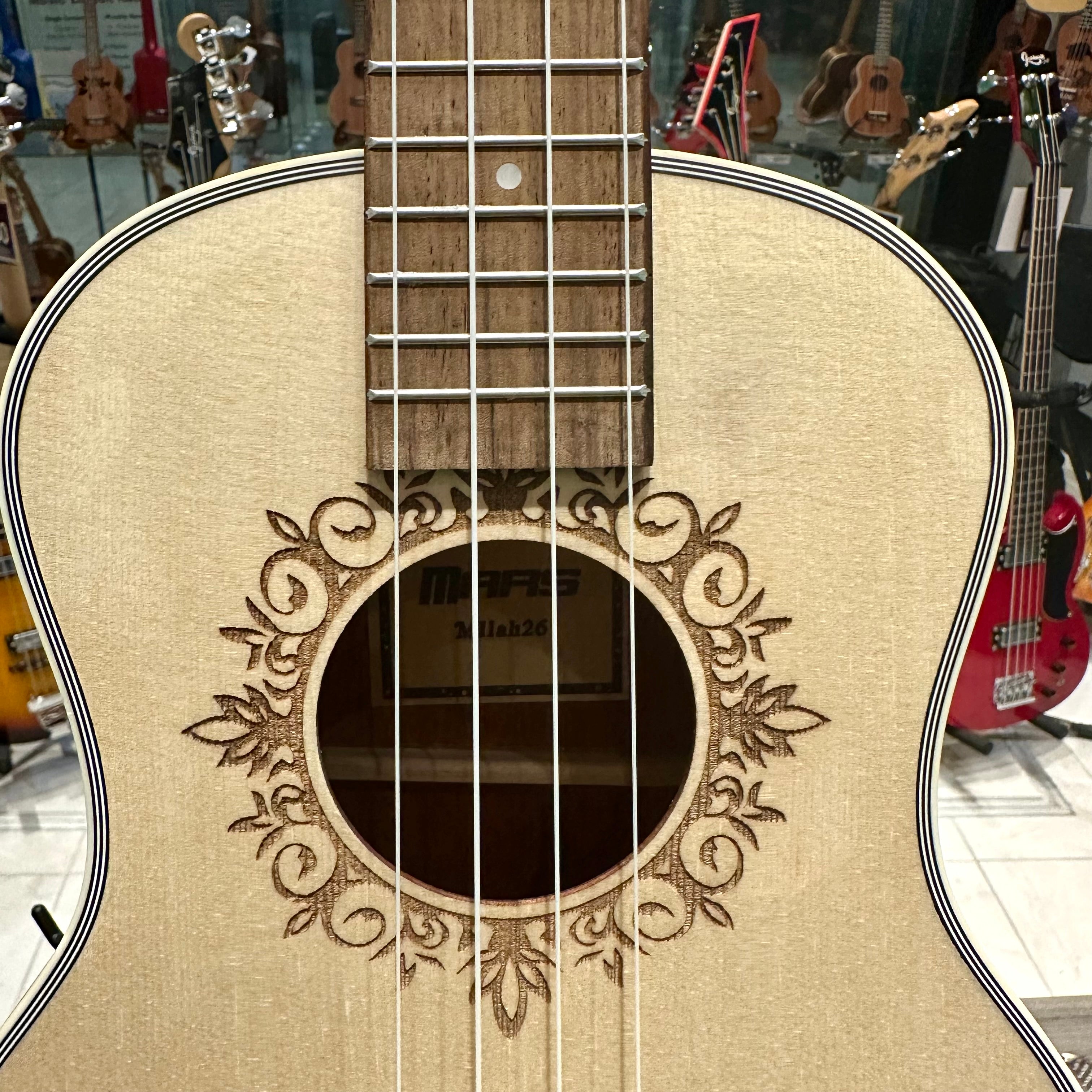 Mars m11ah26: 26” Concert Ukulele - Blonde