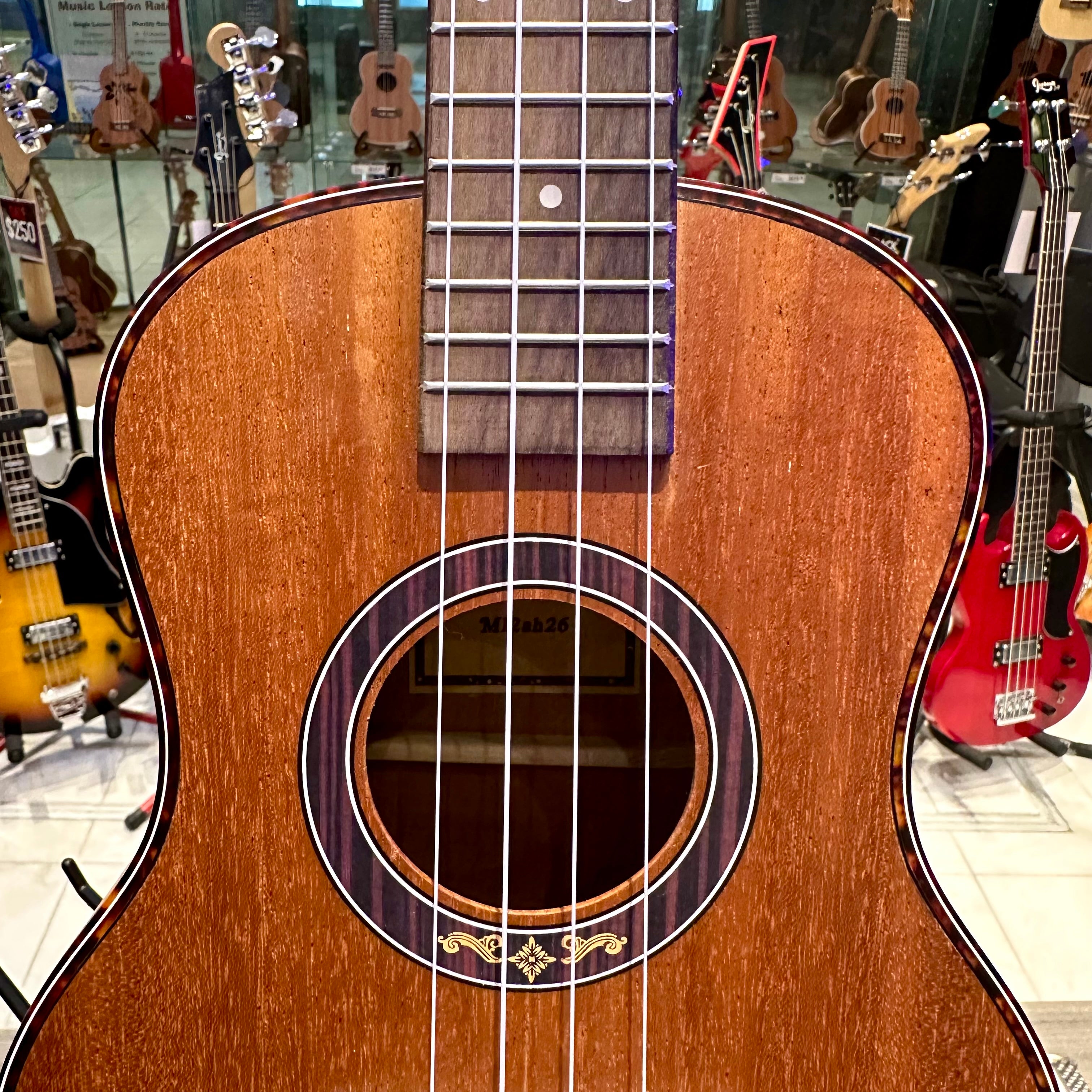 Mars m12ah26: 26” Concert Ukulele - Tan