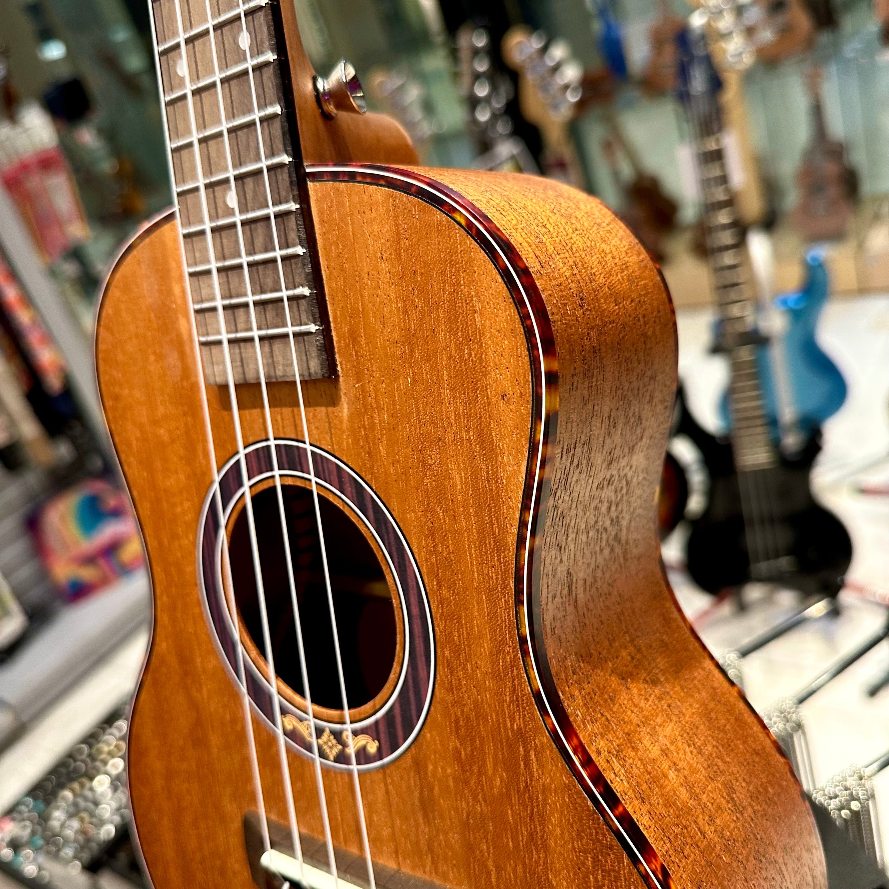 Mars m12ah26: 26” Concert Ukulele - Tan