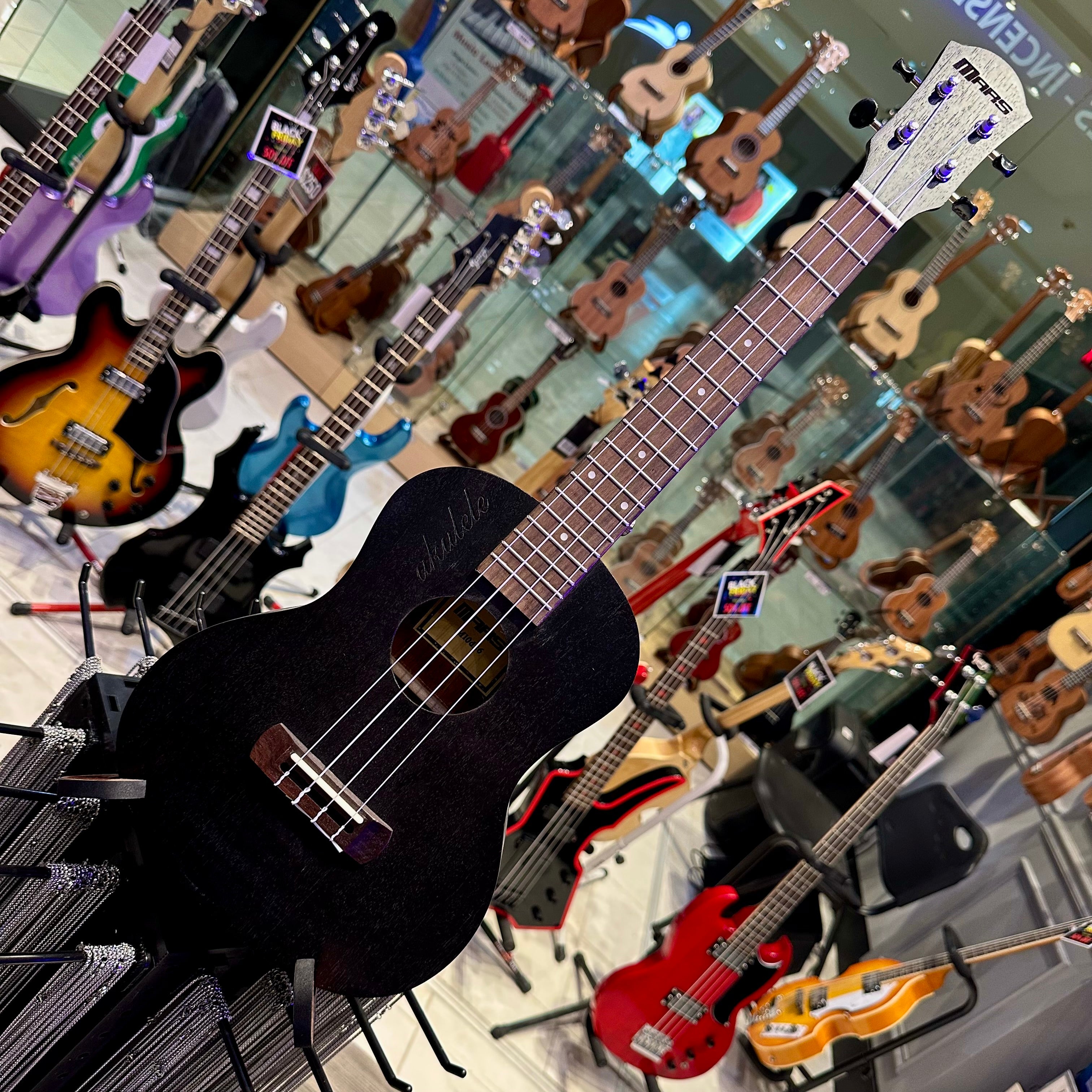 Mars m13ah26: 26” Concert Ukulele - Black