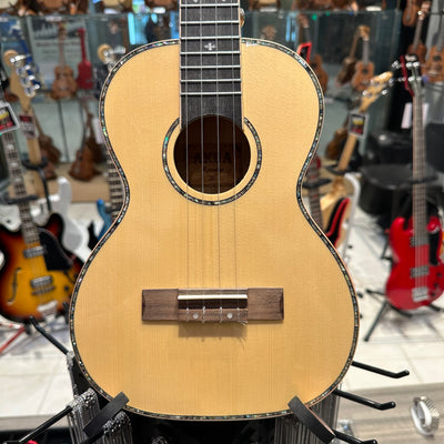 Akua Kanaloa: 24” Concert Ukulele - Spalted Maple