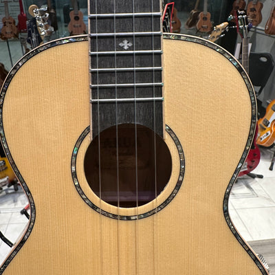 Akua Kanaloa: 24” Concert Ukulele - Spalted Maple