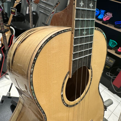 Akua Kanaloa: 24” Concert Ukulele - Spalted Maple