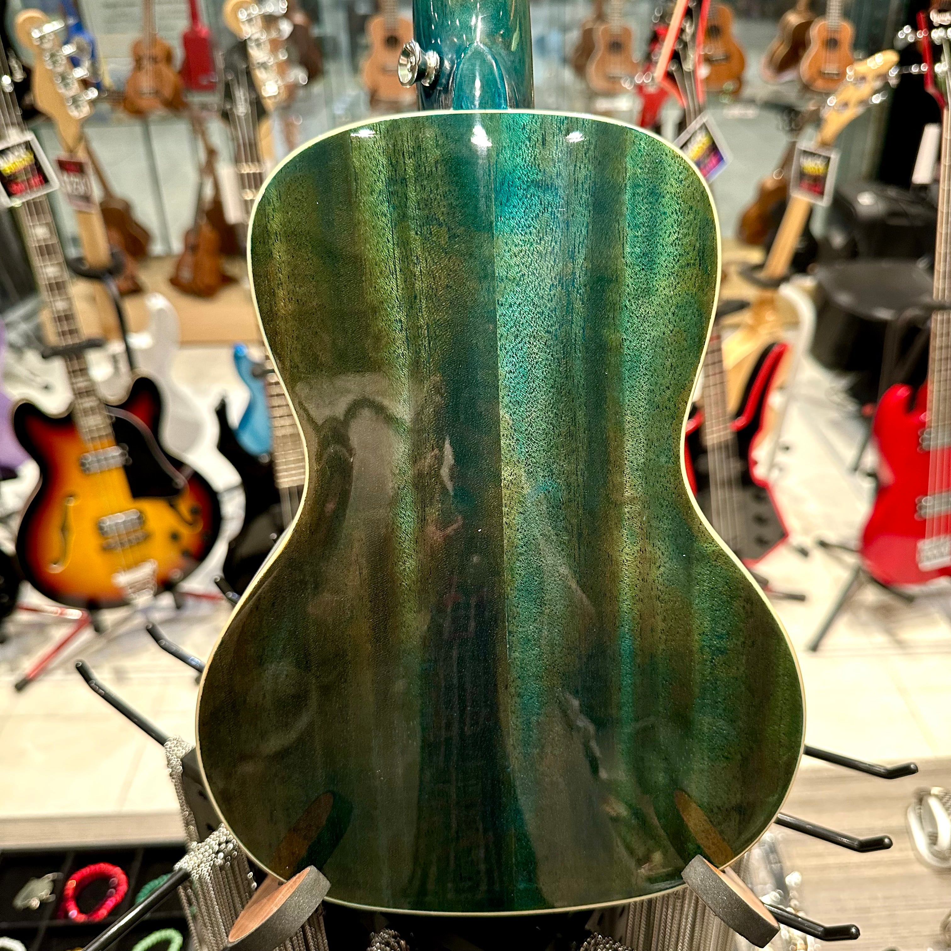 AKUA Earth: 24' Concert Ukulele, Mahogany - Sea Green