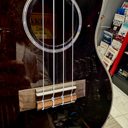 AKUA Earth: 24' Concert Ukulele, Mahogany - Black