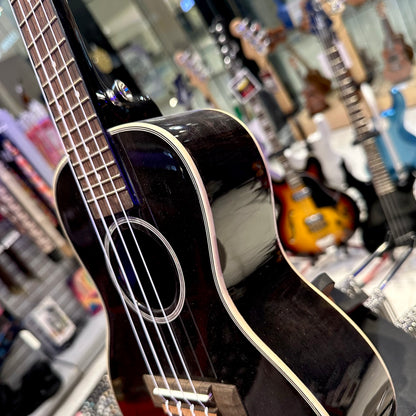 AKUA Earth: 24' Concert Ukulele, Mahogany - Black