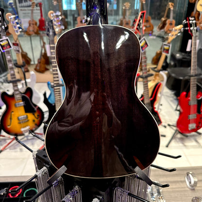AKUA Earth: 24' Concert Ukulele, Mahogany - Black