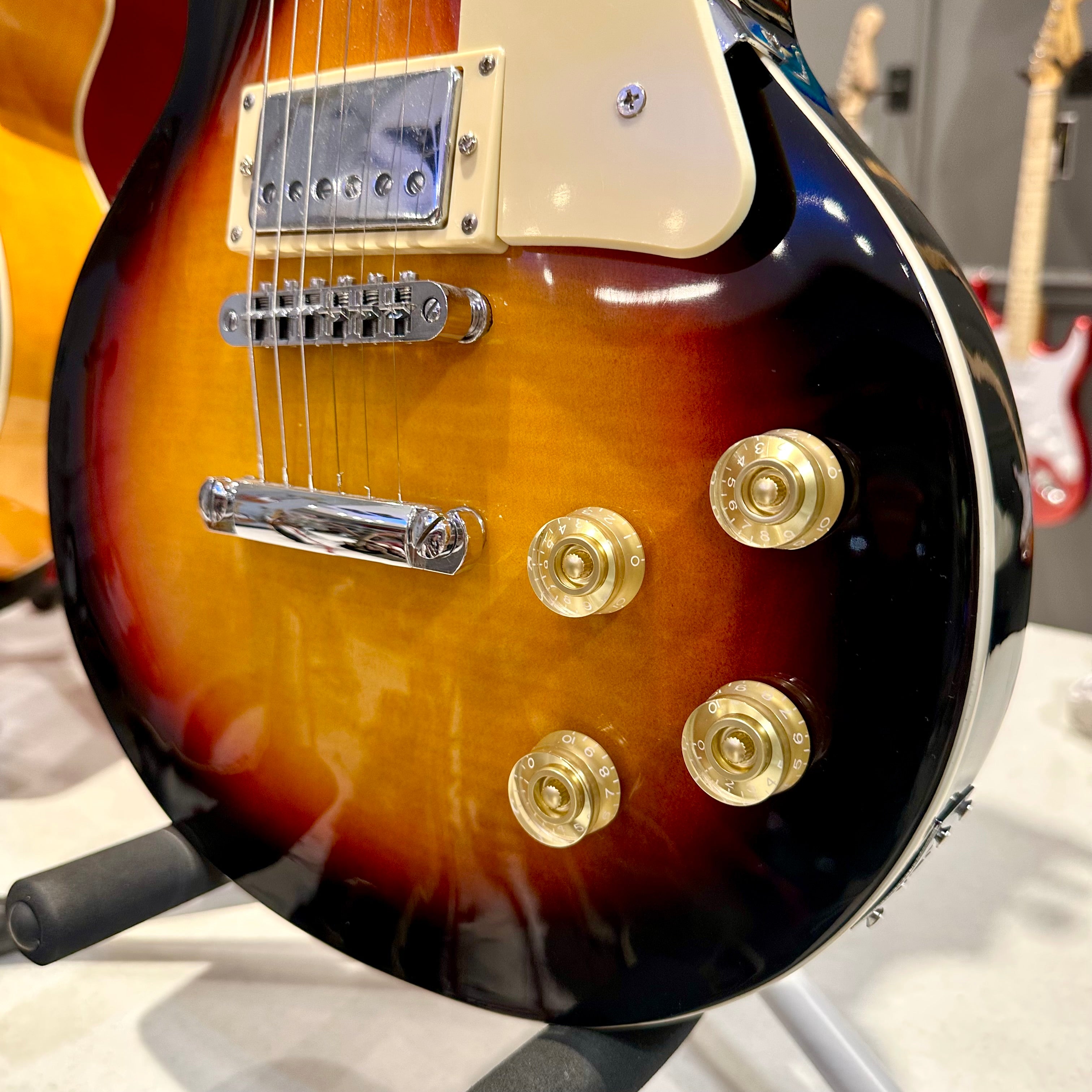 Mars Guitars: Electric Guitar LP - Sunburst