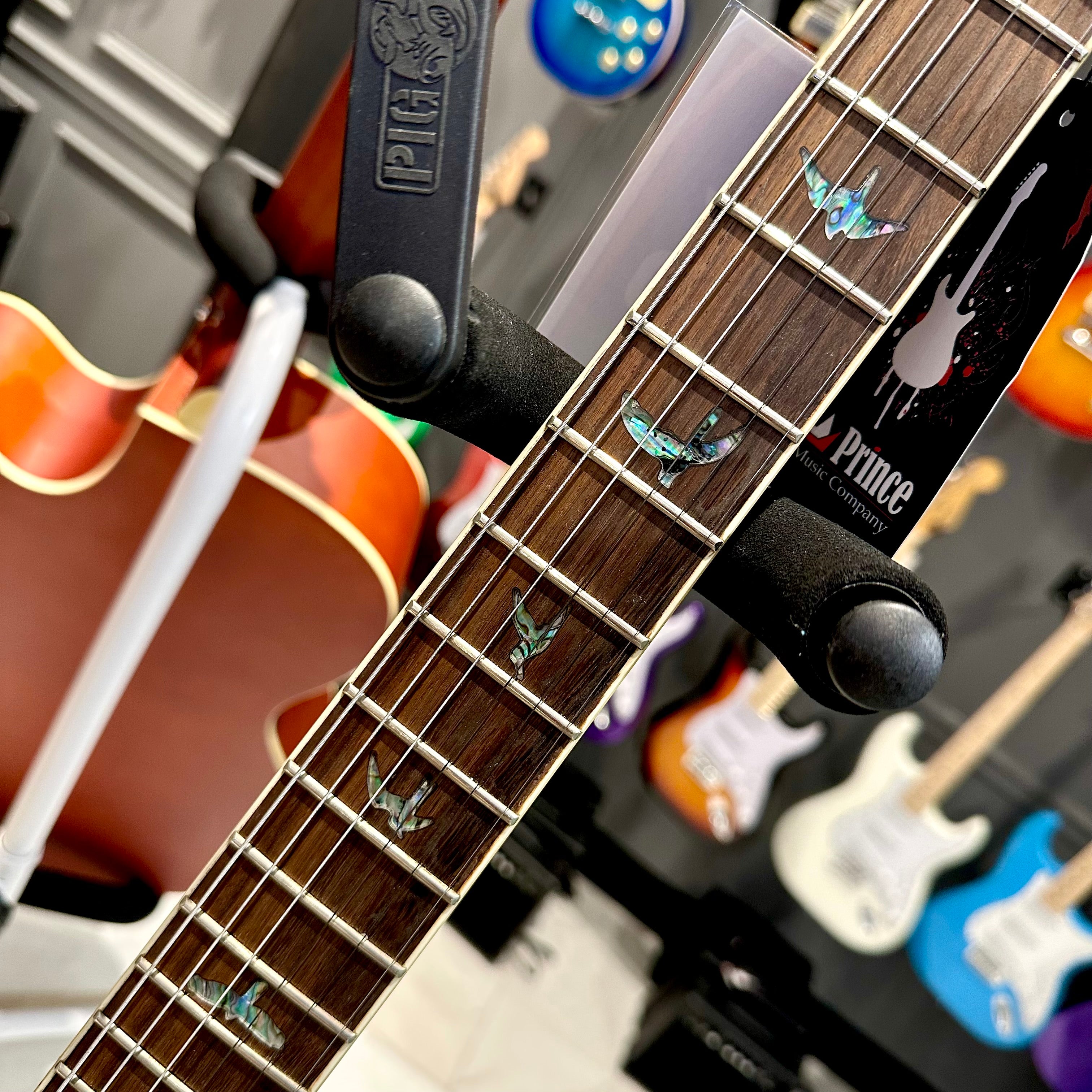 Mars Guitars: Firebird - Hollow-body, Red Robin