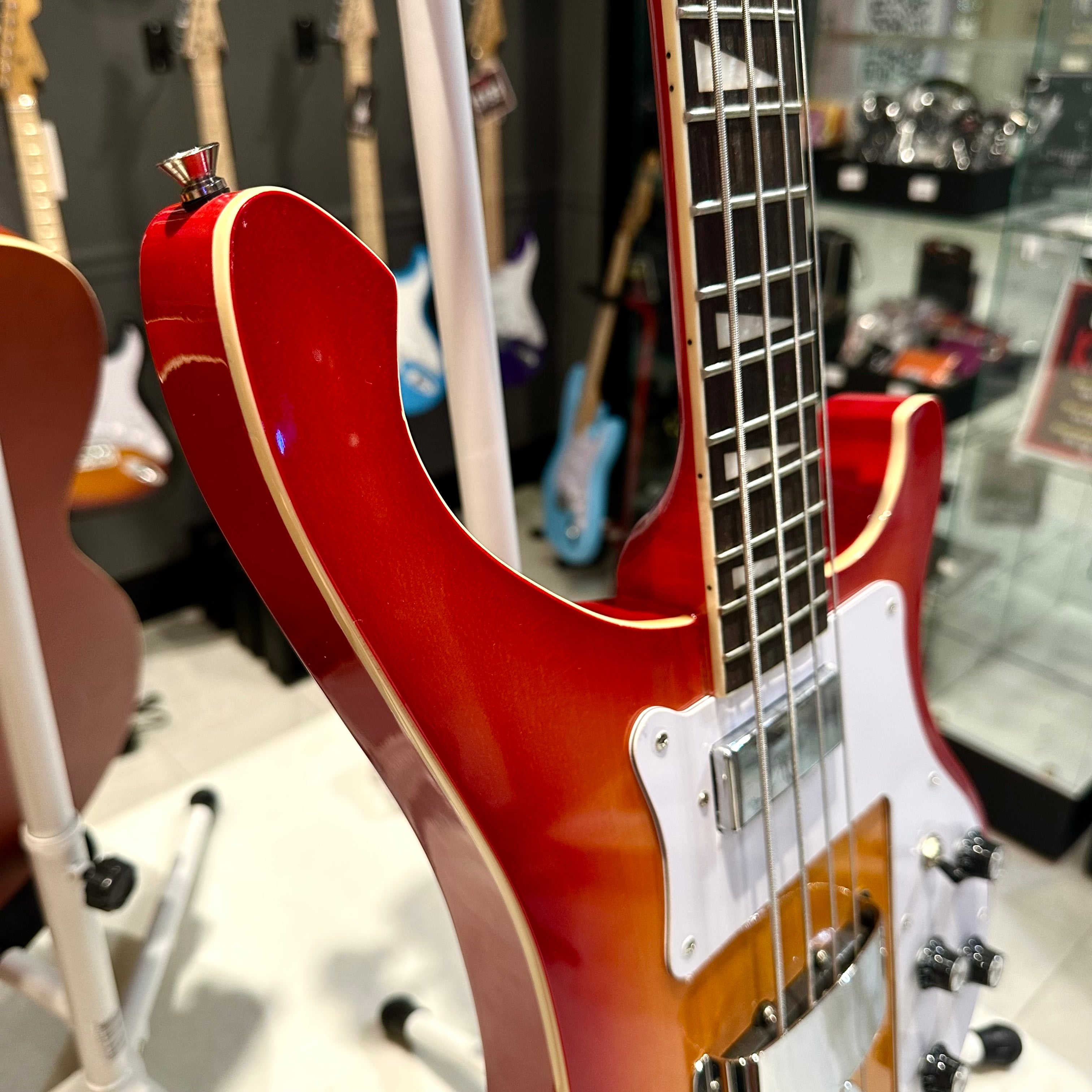 Gephardt Hot Rod: Bass Guitar - RedBurst