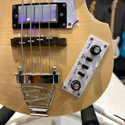 Gephardt Sixty-Four: Bass Guitar - Blonde