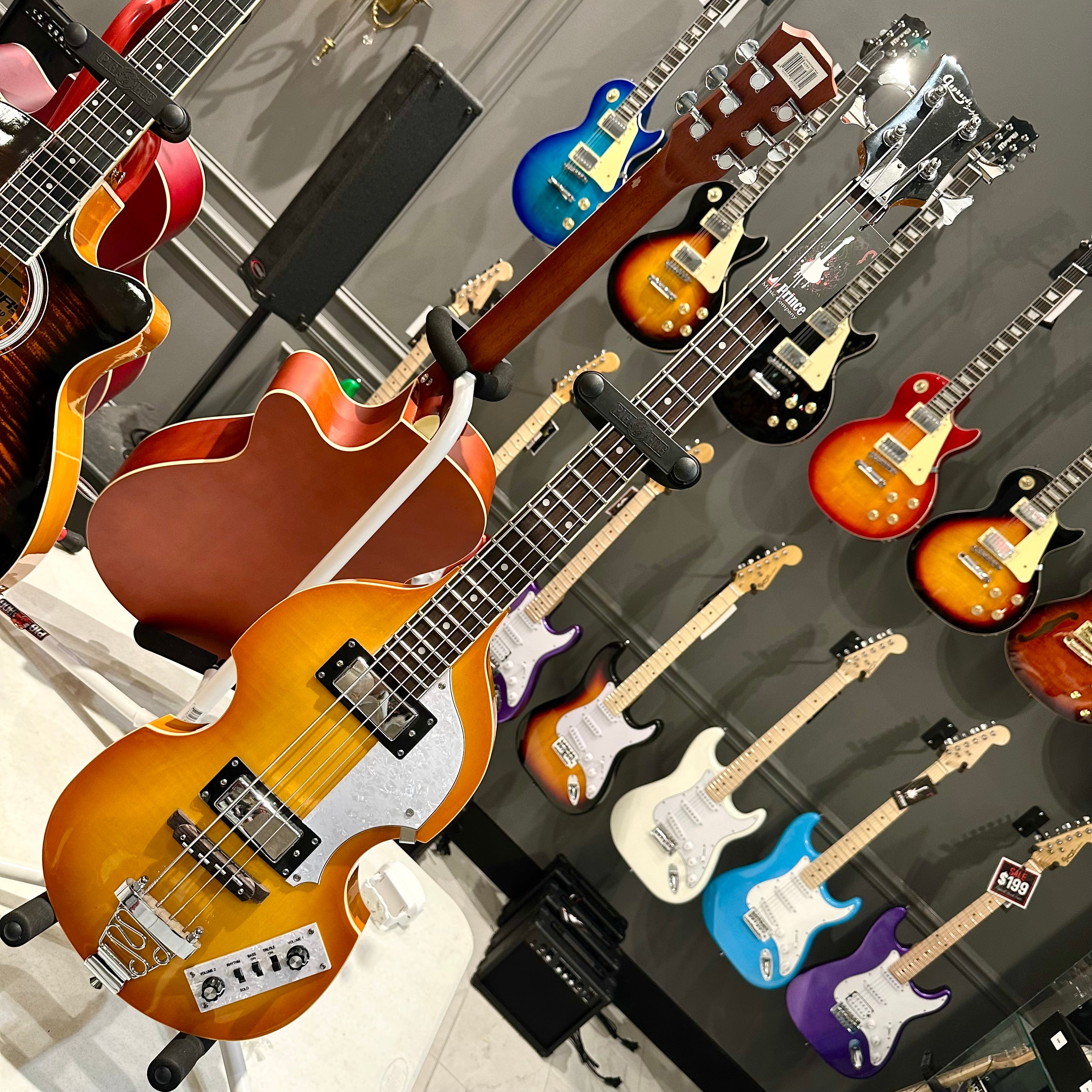 Gephardt Sixty-Four: Bass Guitar - OrangeBurst