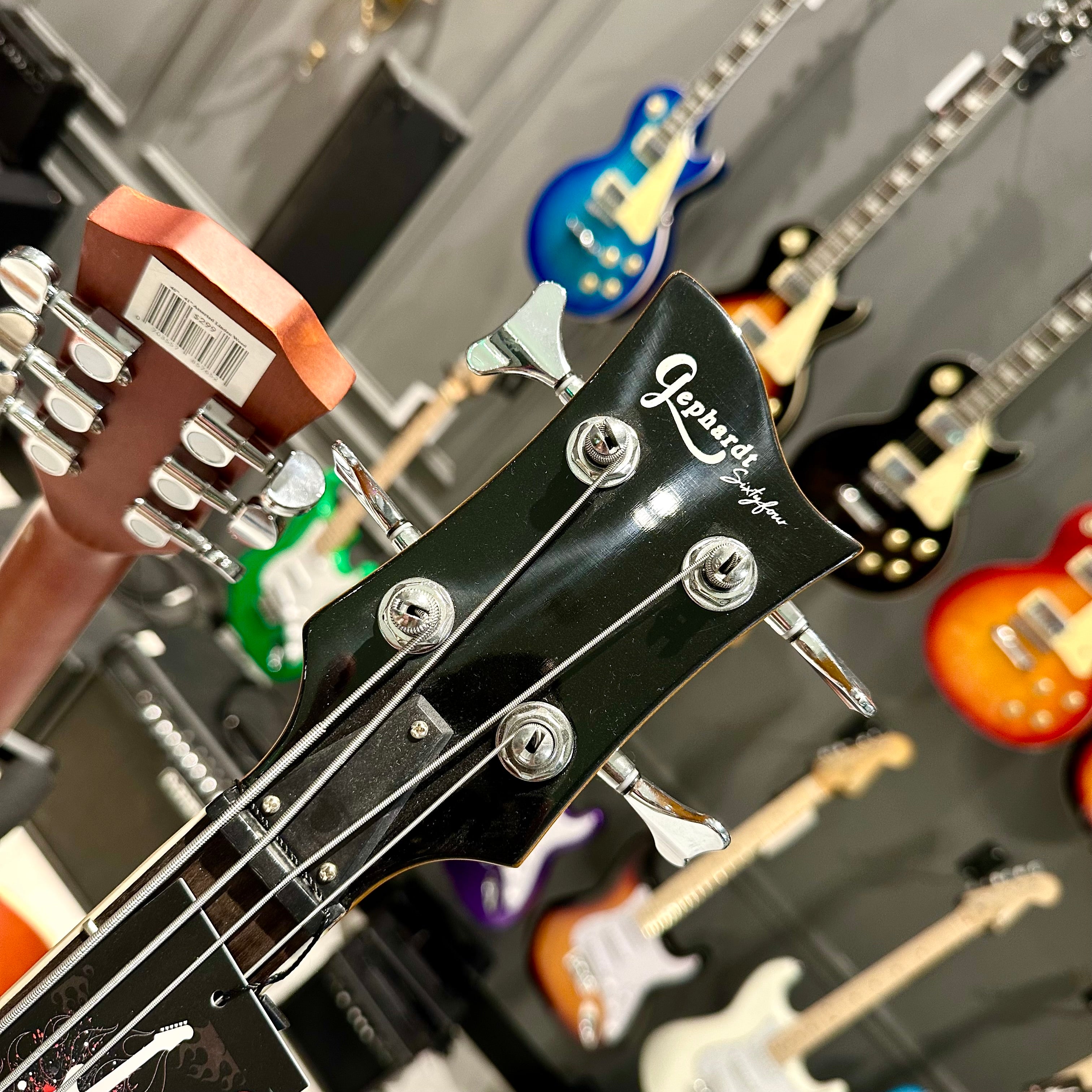 Gephardt Sixty-Four: Bass Guitar - OrangeBurst