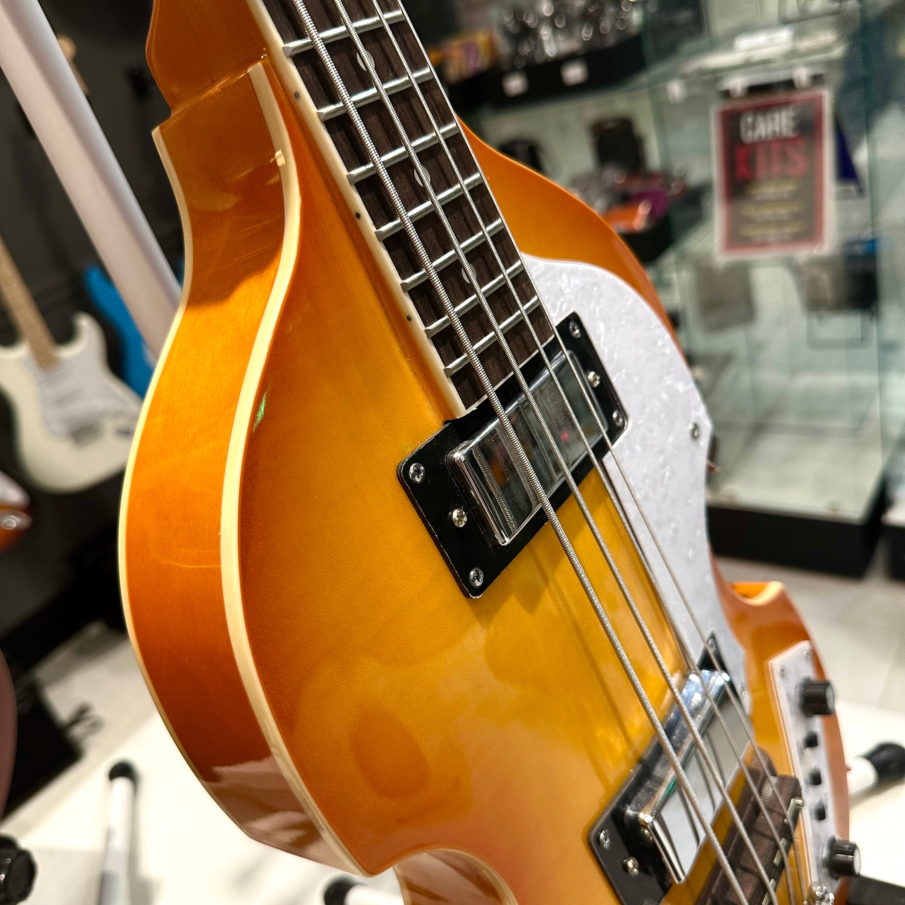 Gephardt Sixty-Four: Bass Guitar - OrangeBurst