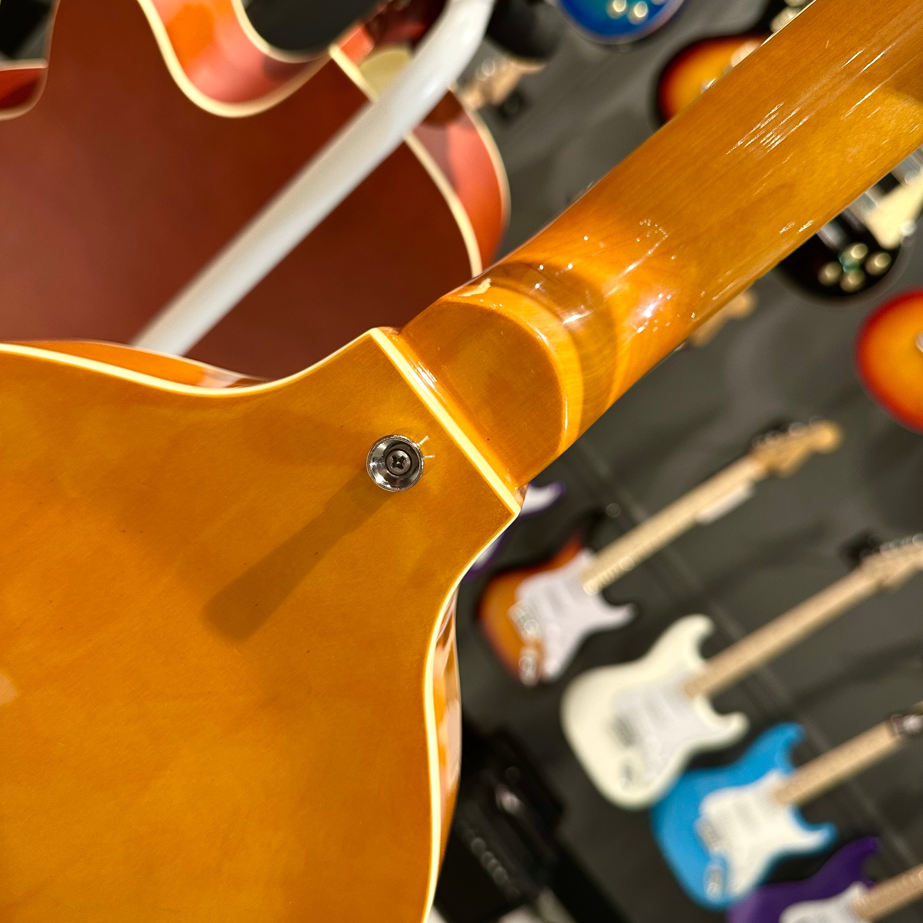 Gephardt Sixty-Four: Bass Guitar - OrangeBurst