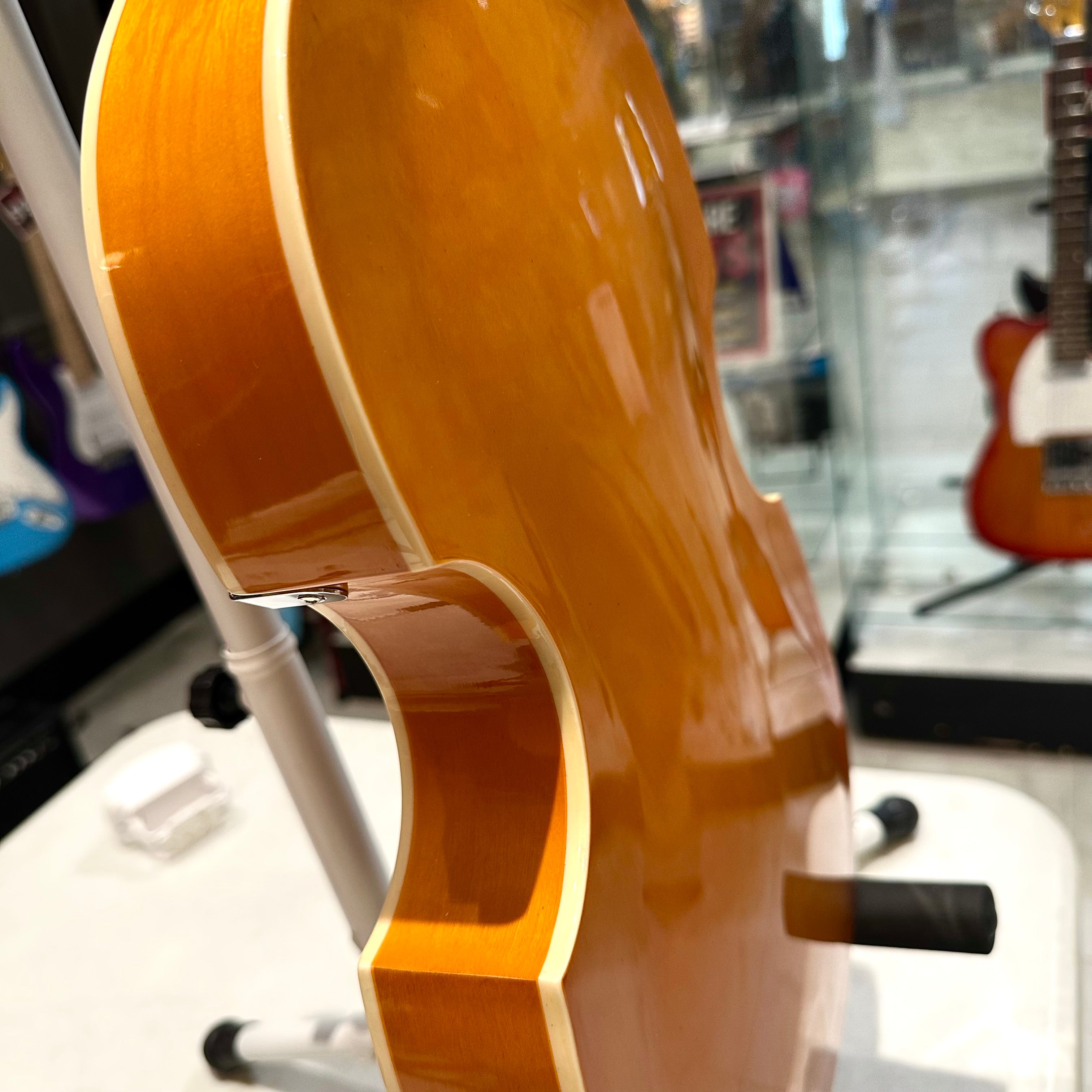 Gephardt Sixty-Four: Bass Guitar - OrangeBurst