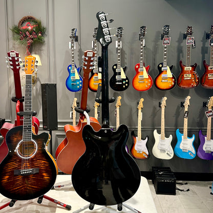 Gephardt Bluesville: Bass Guitar, Hollow-Body Sunburst