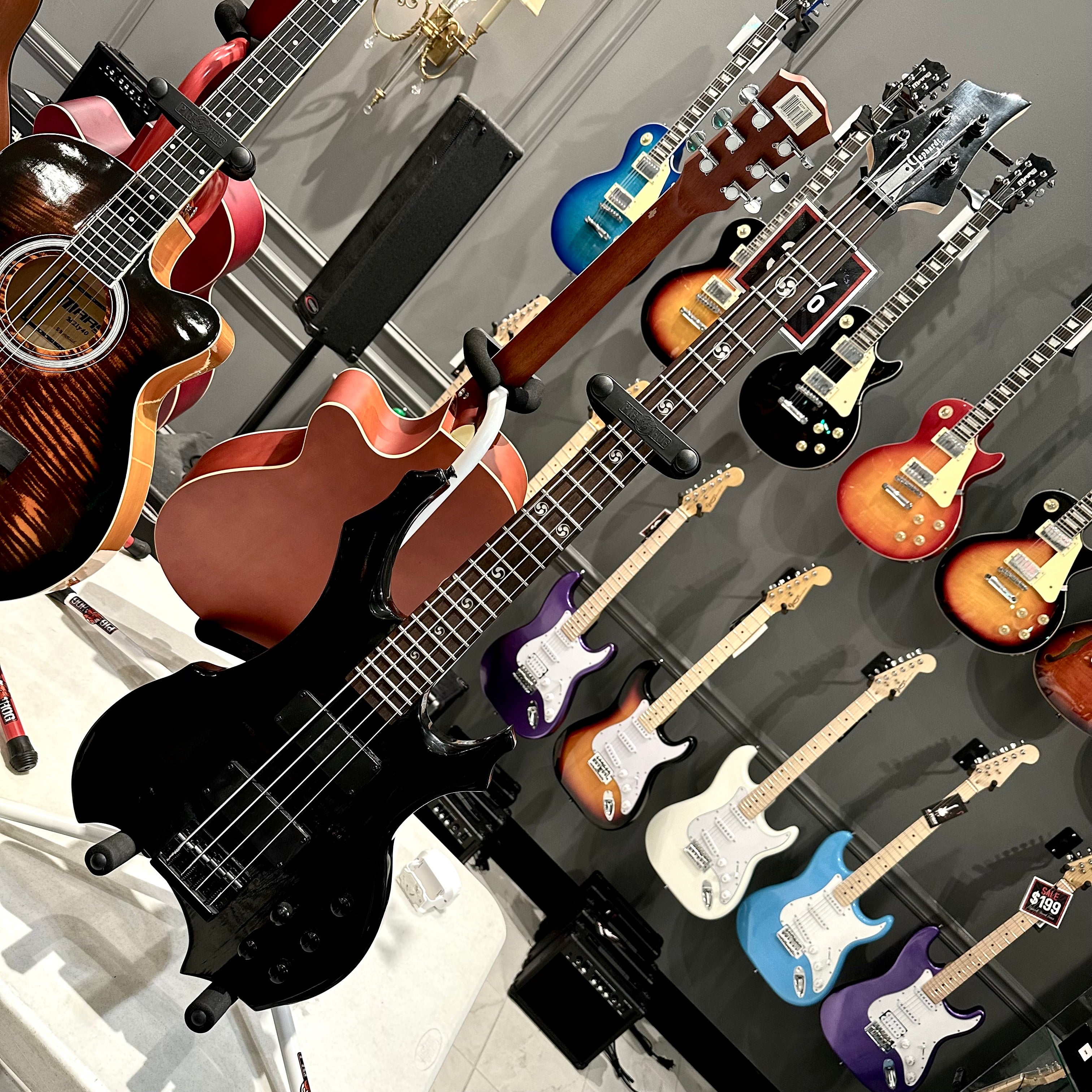 Gephardt Fire: Bass Guitar - Black