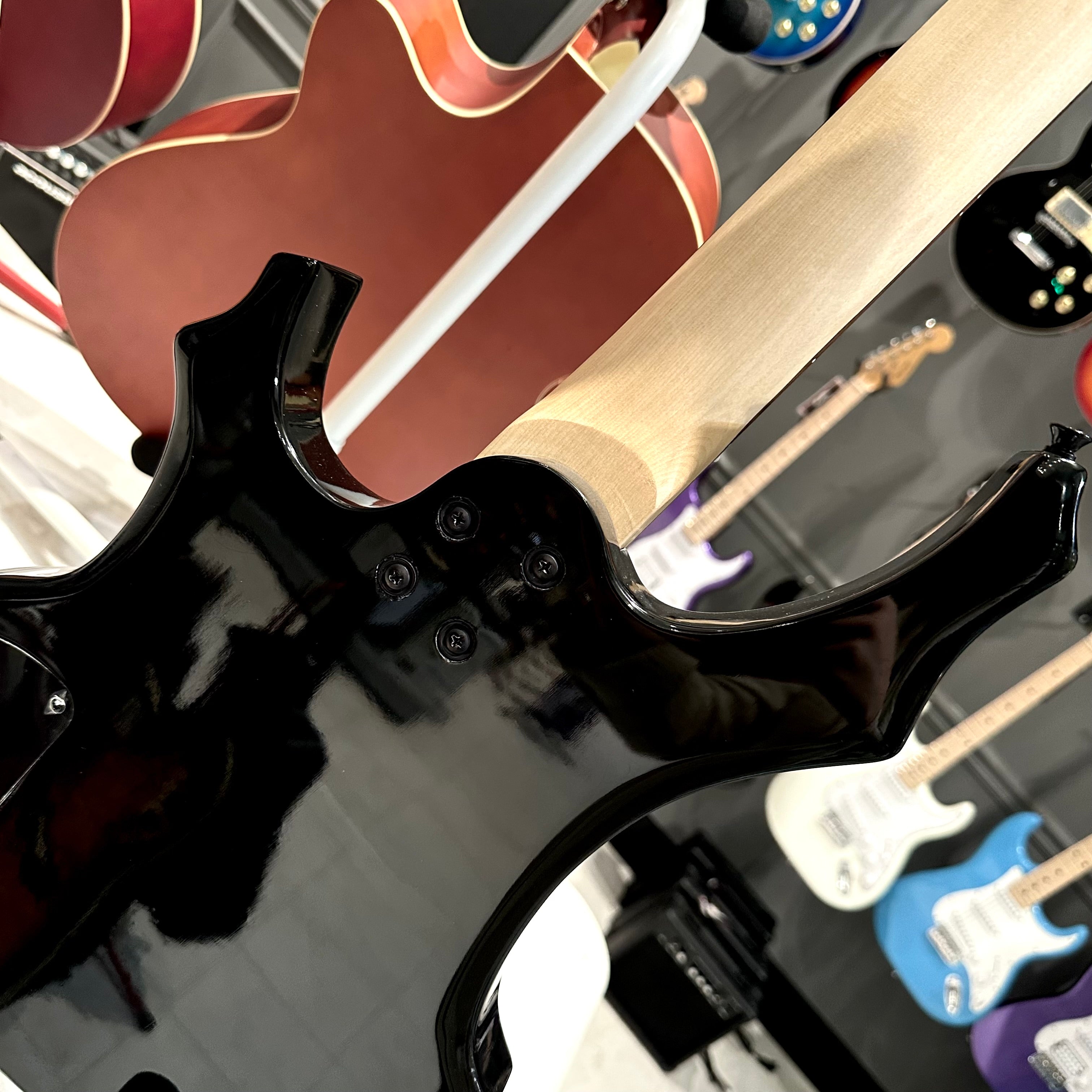 Gephardt Fire: Bass Guitar - Black