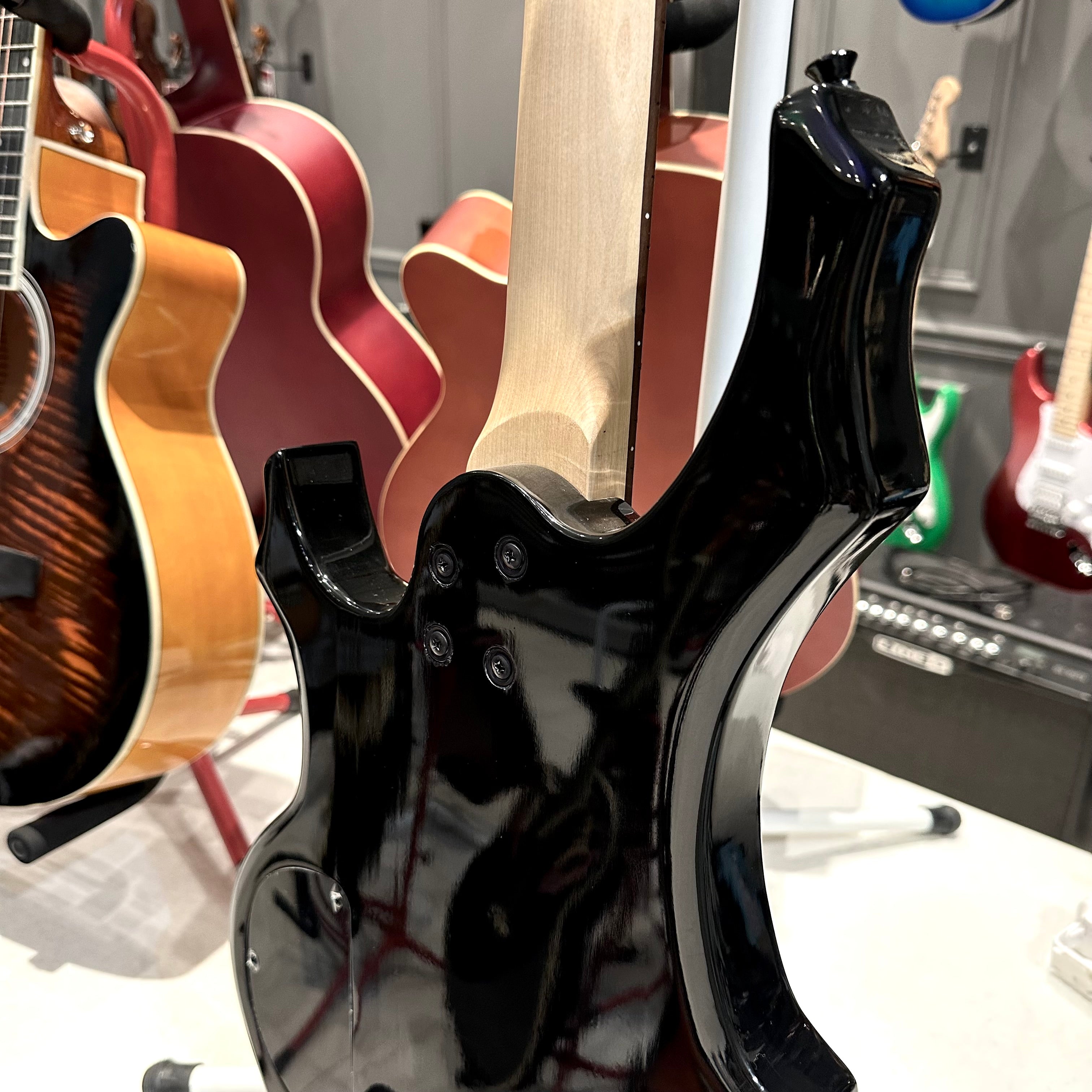 Gephardt Fire: Bass Guitar - Black