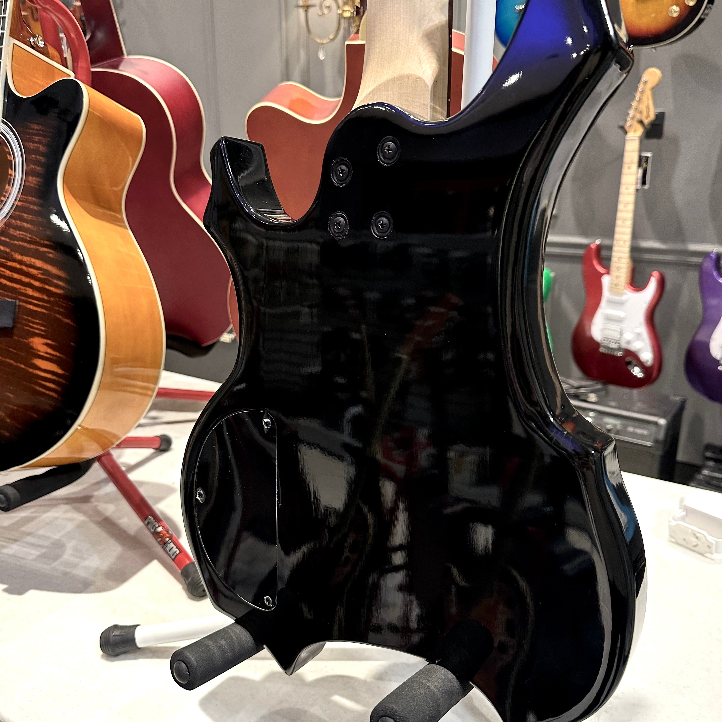 Gephardt Fire: Bass Guitar - Black