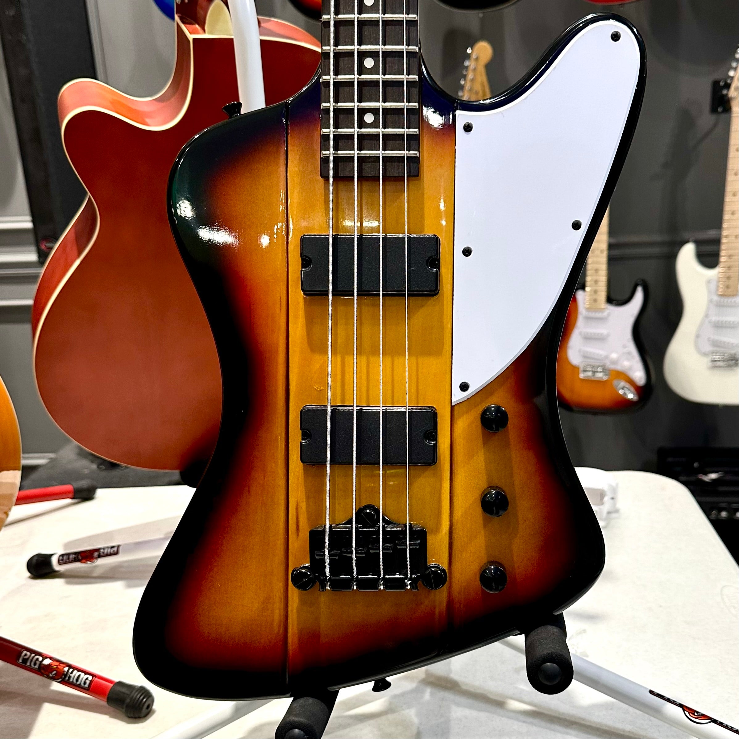 Gephardt ThunderBird: Bass Guitar - Sunburst