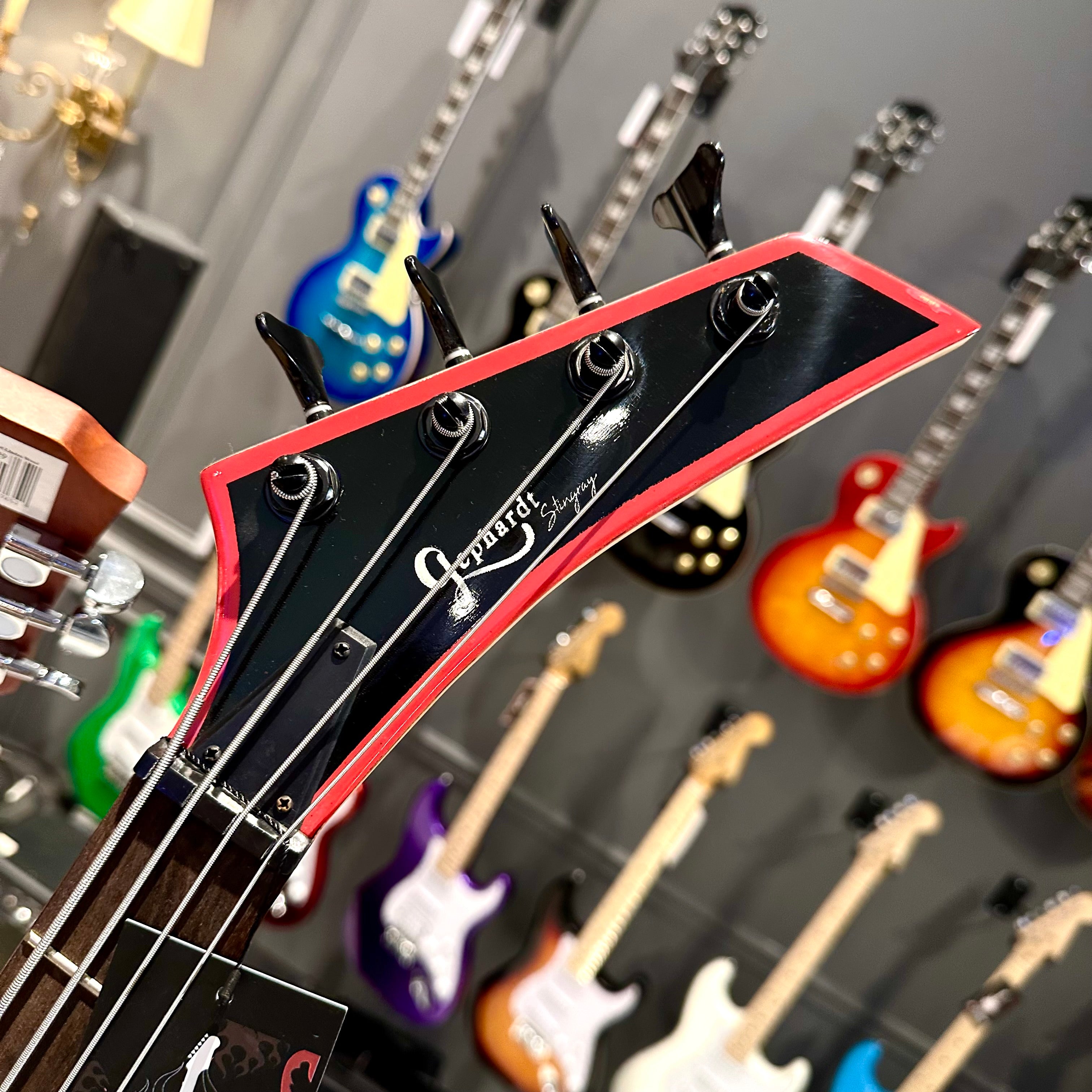 Gephardt StingRay: Bass Guitar - Red and Black