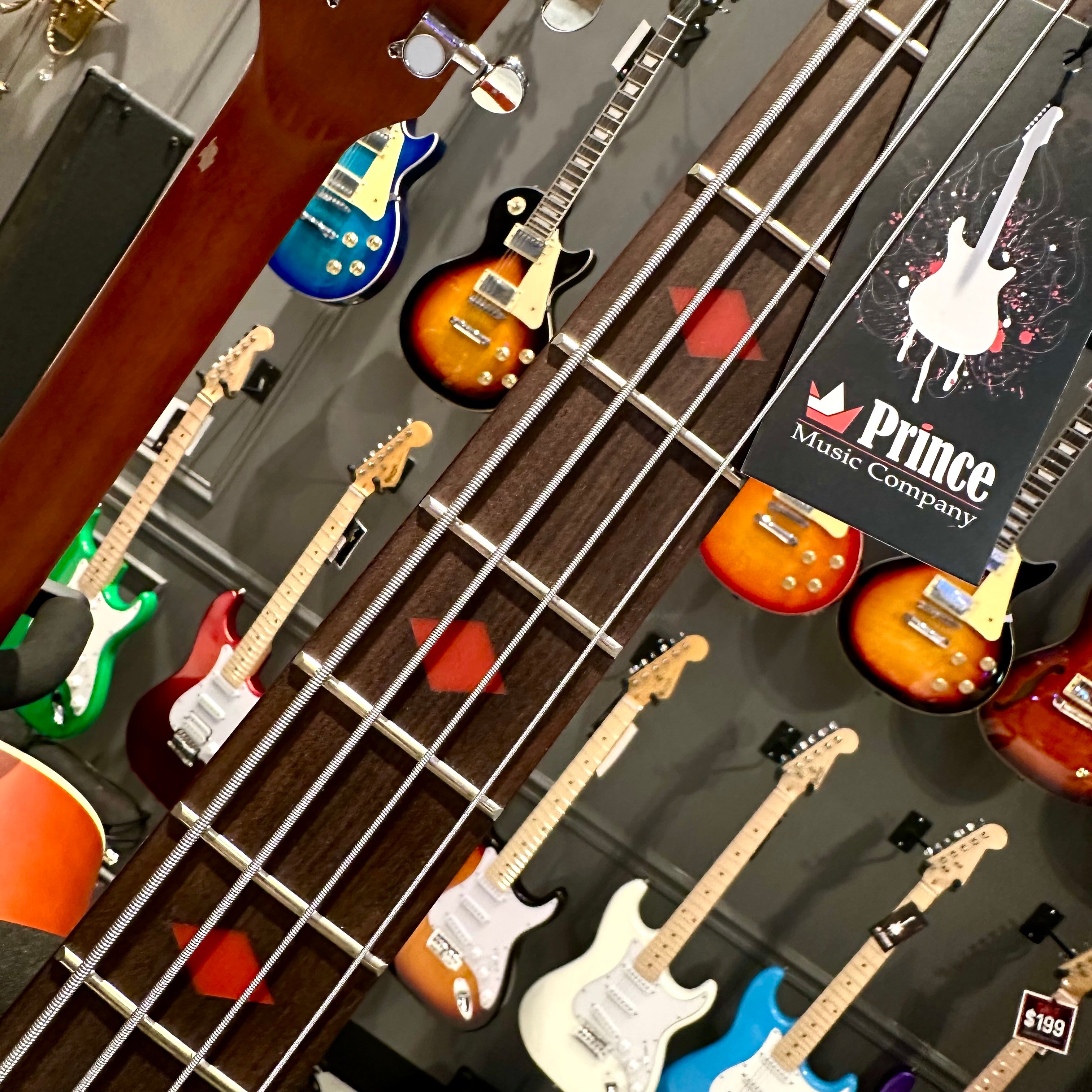 Gephardt StingRay: Bass Guitar - Red and Black