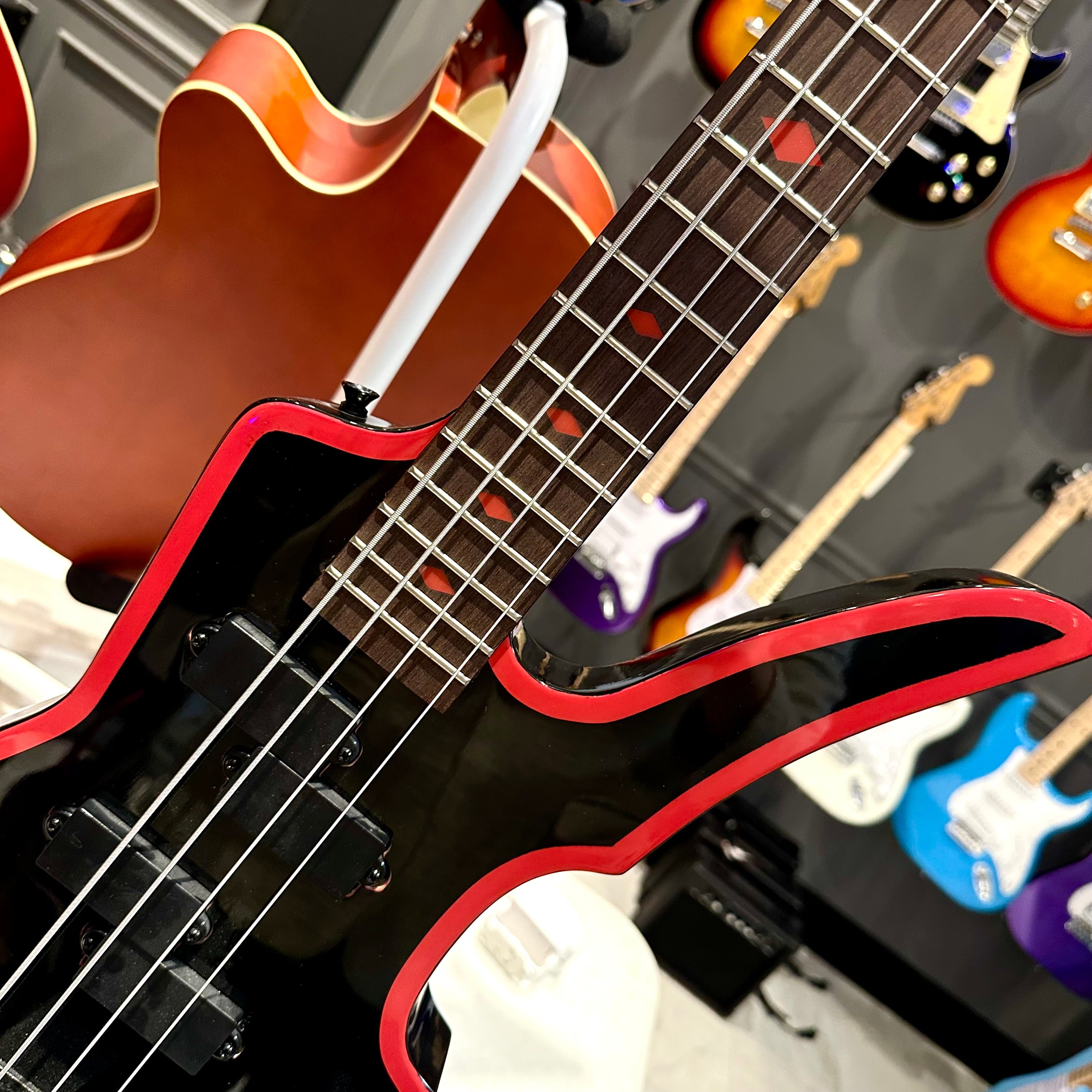 Gephardt StingRay: Bass Guitar - Red and Black