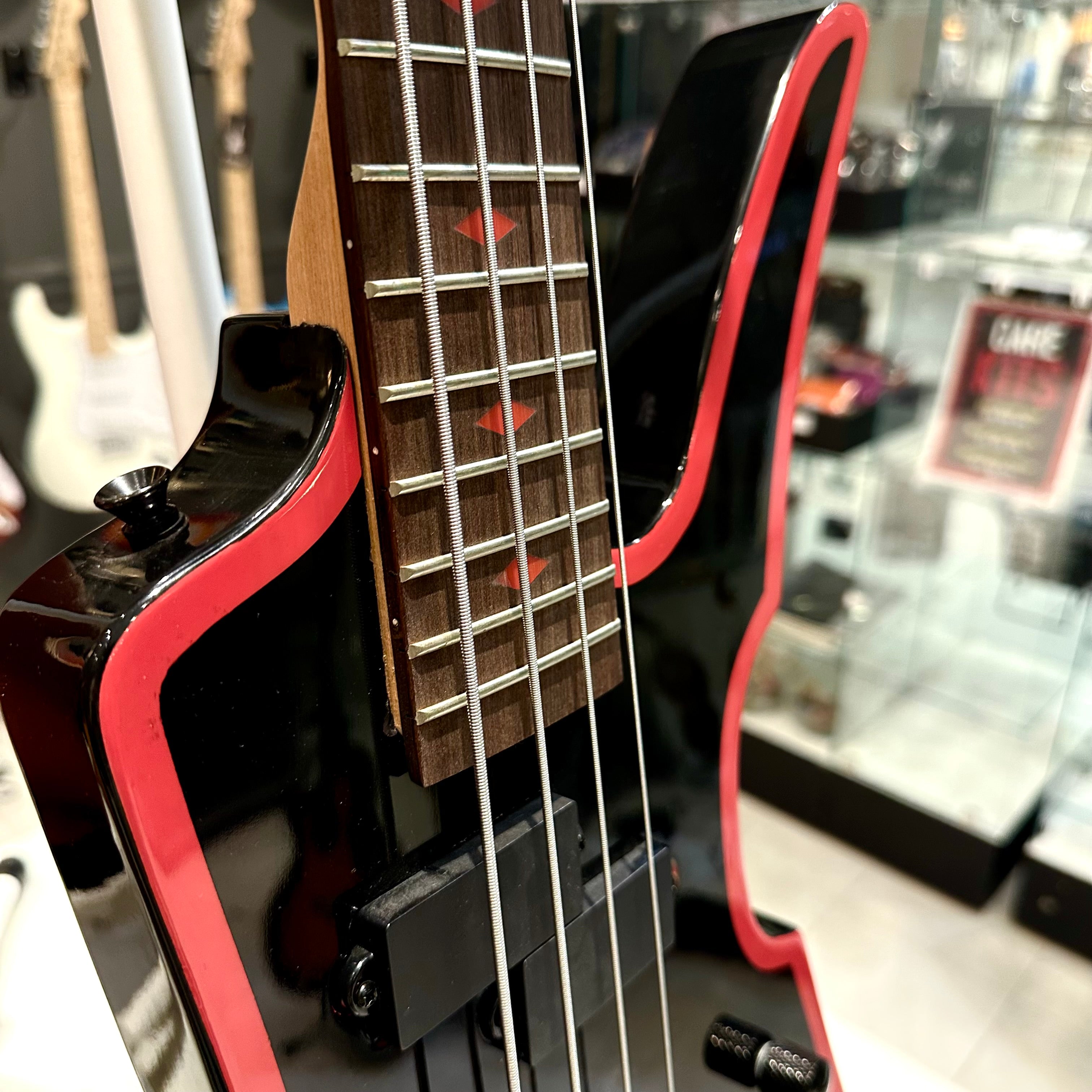 Gephardt StingRay: Bass Guitar - Red and Black